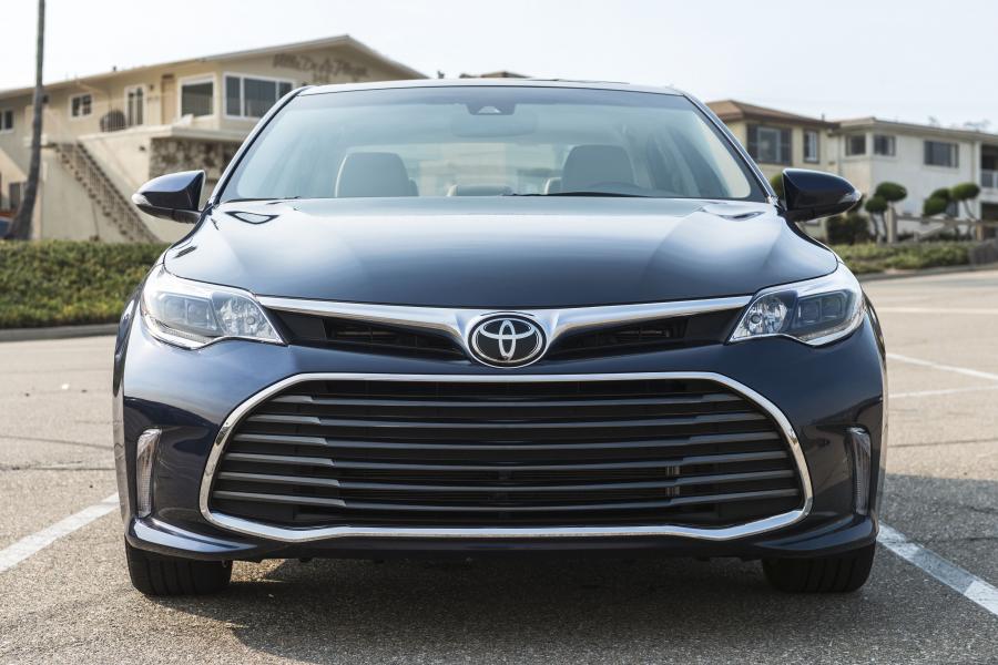  Toyota Avalon Limited 2015 года  (NA) (фото 4 из 31)